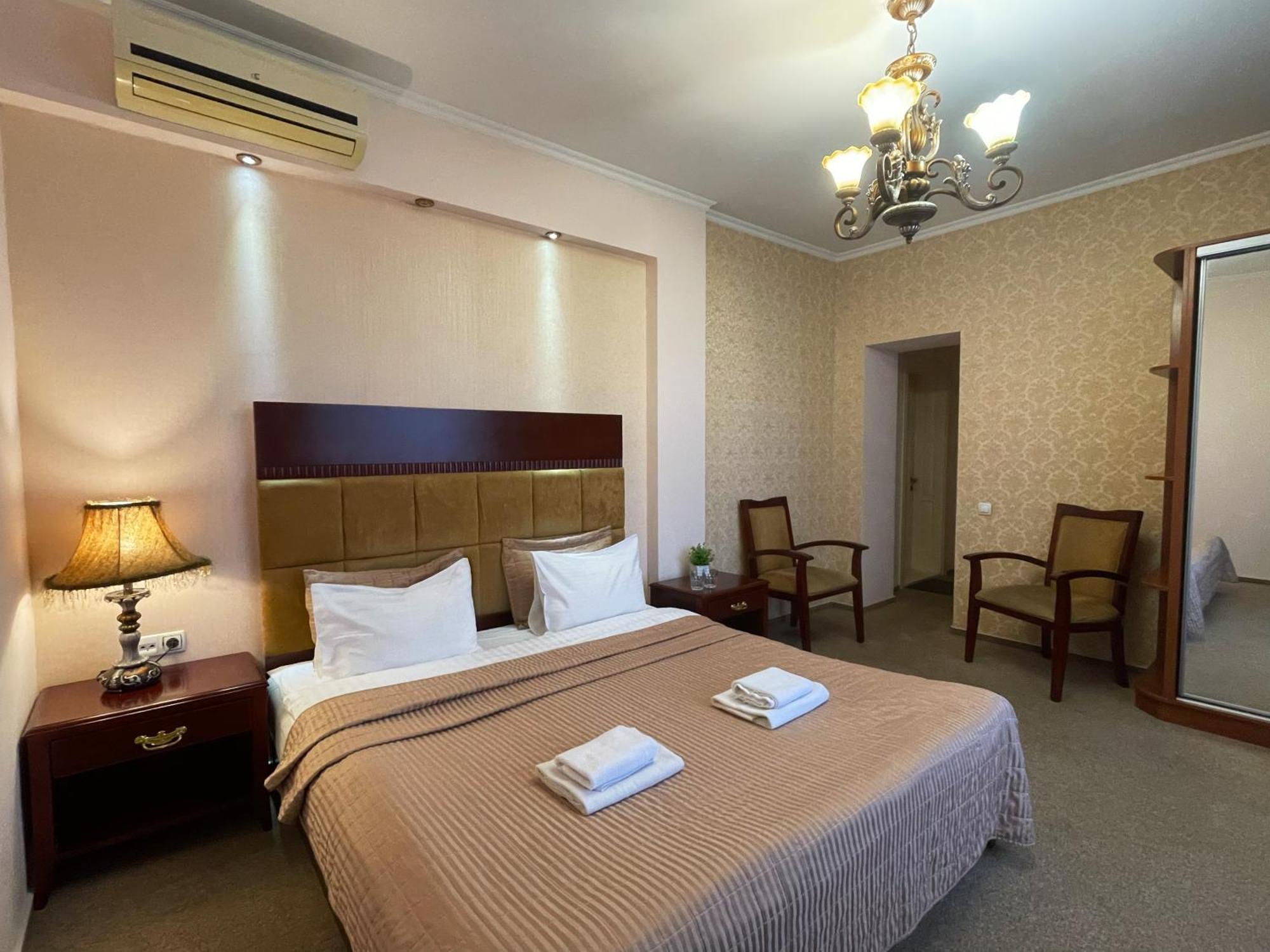 Hotel Київські Ночі Esterno foto