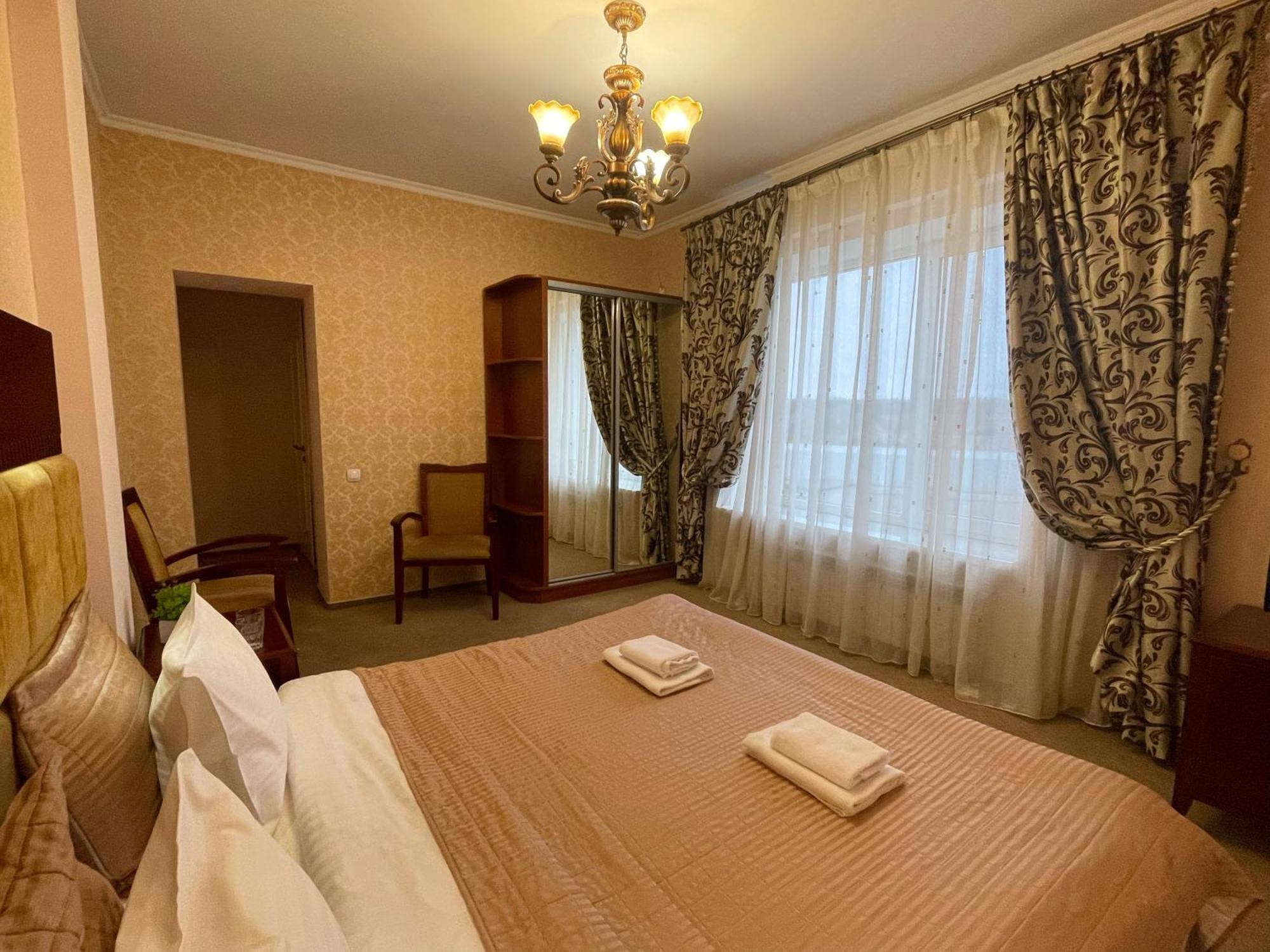 Hotel Київські Ночі Esterno foto