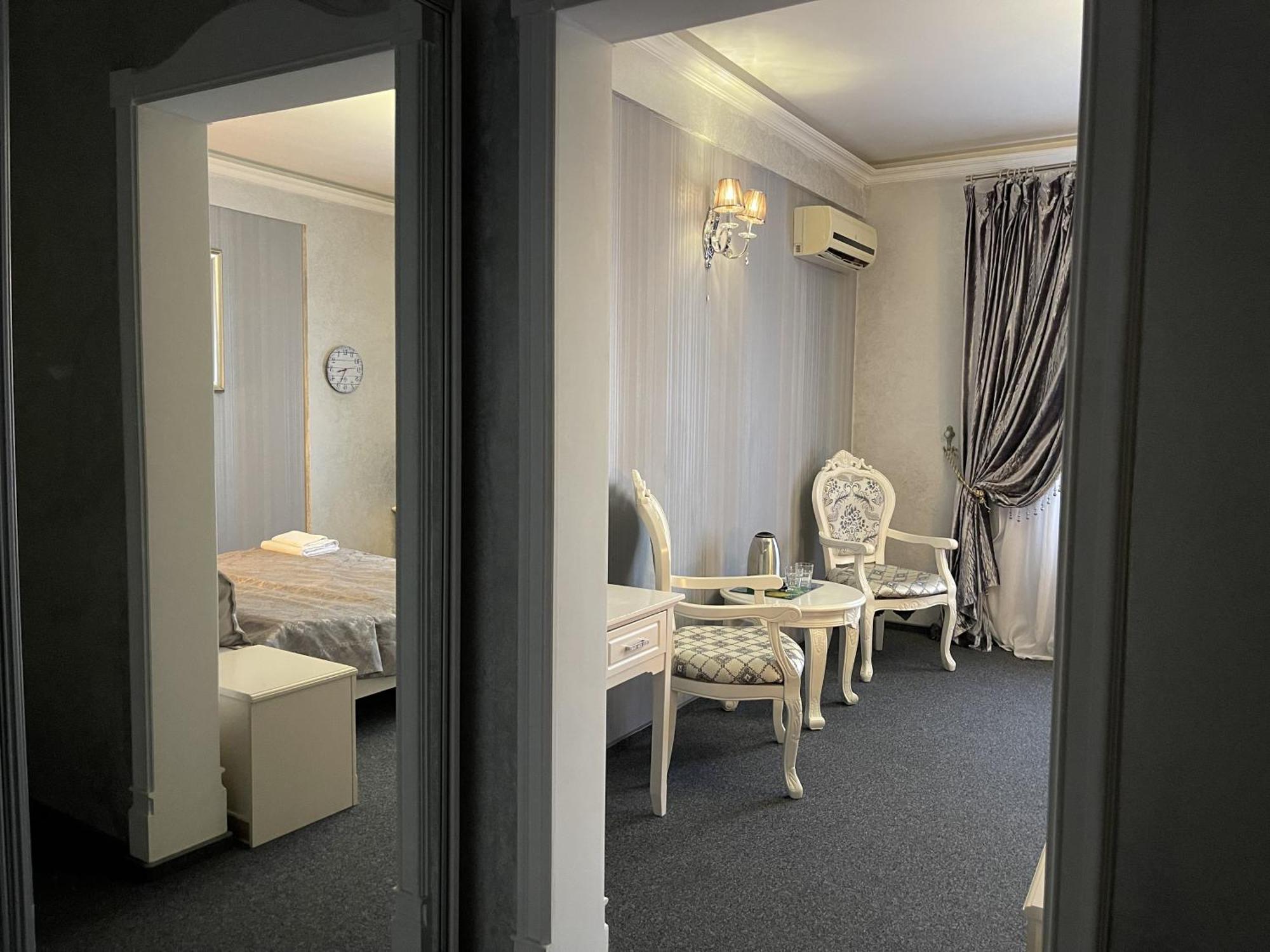 Hotel Київські Ночі Esterno foto