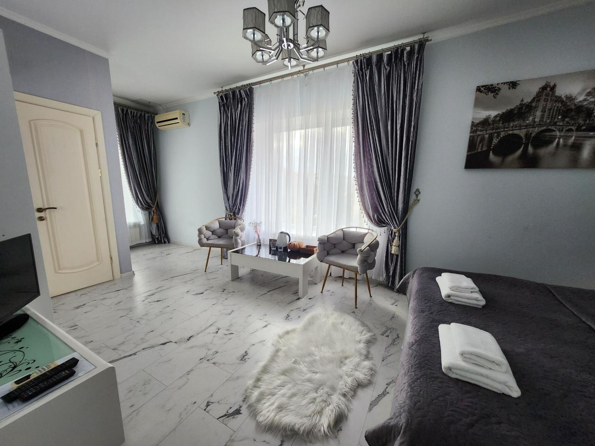 Hotel Київські Ночі Esterno foto